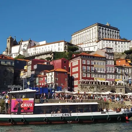 Botel Yatch Barracuda Douro Marina Boat Sleep Experience