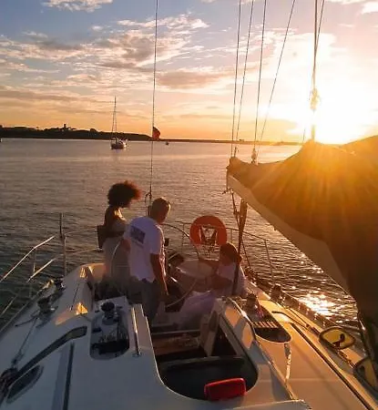 Yatch Barracuda Douro Marina Boat Sleep Experience *