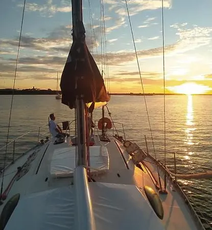 Yatch Barracuda Douro Marina Boat Sleep Experience