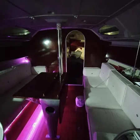 Yatch Barracuda Douro Marina Boat Sleep Experience *