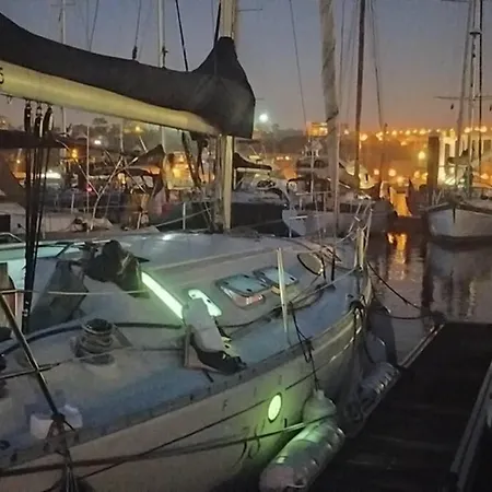 Yatch Barracuda Douro Marina Boat Sleep Experience * Βίλα Νόβα ντε Γκάια