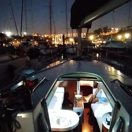 Yatch Barracuda Douro Marina Boat Sleep Experience *