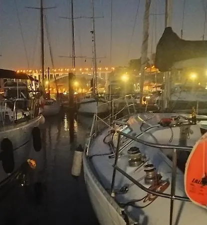 Yatch Barracuda Douro Marina Boat Sleep Experience Πλωτό κατάλυμα Βίλα Νόβα ντε Γκάια