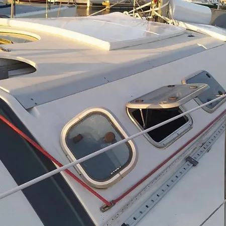 Yatch Barracuda Douro Marina Boat Sleep Experience 보트호텔