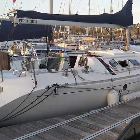 Yatch Barracuda Douro Marina Boat Sleep Experience Πλωτό κατάλυμα Βίλα Νόβα ντε Γκάια