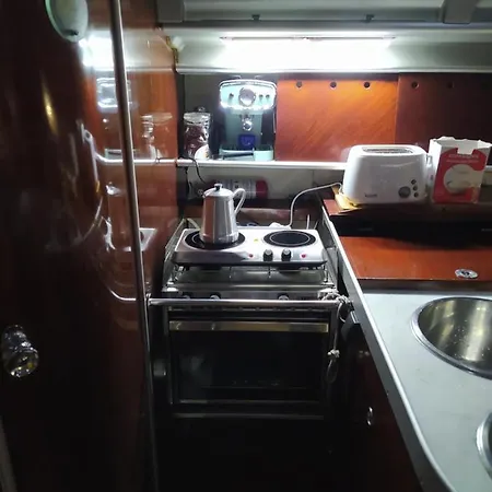 Yatch Barracuda Douro Marina Boat Sleep Experience Βίλα Νόβα ντε Γκάια
