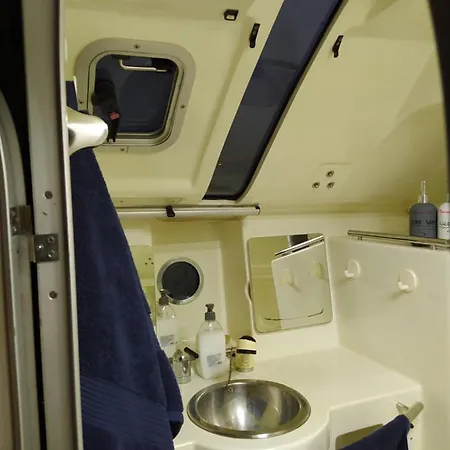Yatch Barracuda Douro Marina Boat Sleep Experience 보트호텔