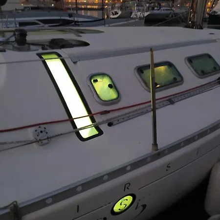 Yatch Barracuda Douro Marina Boat Sleep Experience Πλωτό κατάλυμα *