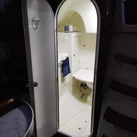 Yatch Barracuda Douro Marina Boat Sleep Experience Βίλα Νόβα ντε Γκάια