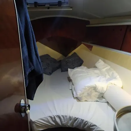 Yatch Barracuda Douro Marina Boat Sleep Experience * 빌라노바데가이아