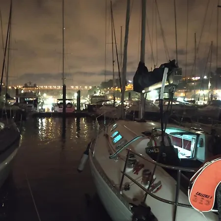 Yatch Barracuda Douro Marina Boat Sleep Experience Πλωτό κατάλυμα Βίλα Νόβα ντε Γκάια
