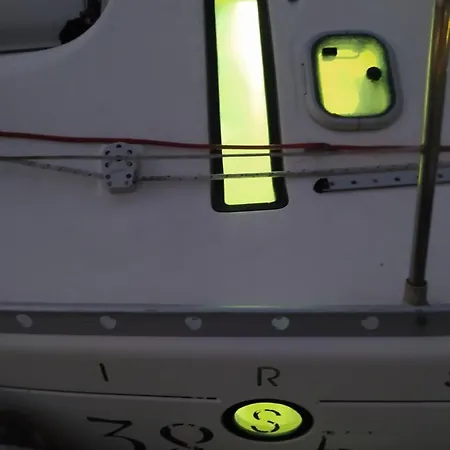 Yatch Barracuda Douro Marina Boat Sleep Experience Πλωτό κατάλυμα *