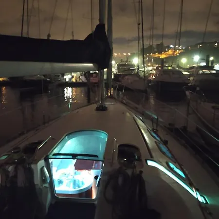 보트호텔 Yatch Barracuda Douro Marina Boat Sleep Experience