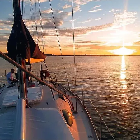 보트호텔 Yatch Barracuda Douro Marina Boat Sleep Experience *