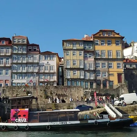 Yatch Barracuda Douro Marina Boat Sleep Experience Πλωτό κατάλυμα Βίλα Νόβα ντε Γκάια