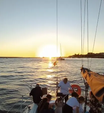 보트호텔 Yatch Barracuda Douro Marina Boat Sleep Experience *